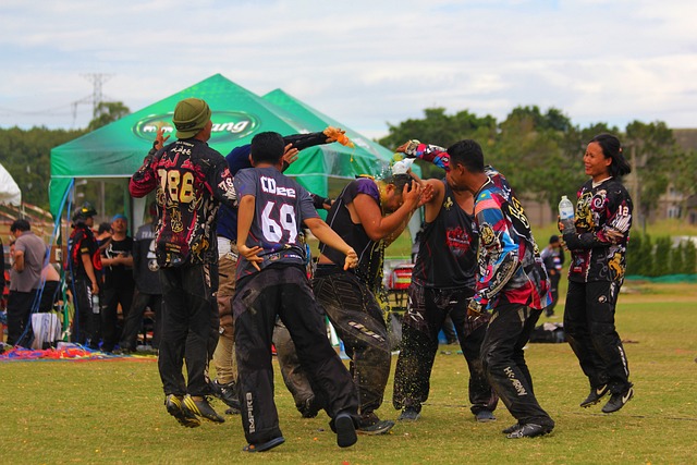 通过定期的 通过定期的