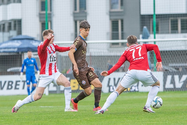 争激烈的联 争激烈的联